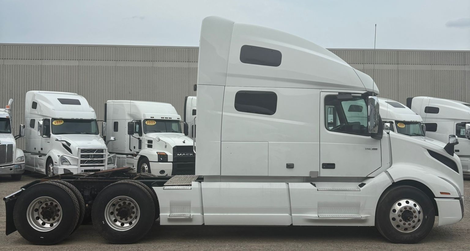 Used Dump Truck for Sale in Toronto: Top Models to Watch